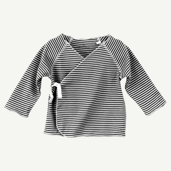 RF19M1402_A1-oliver-and-rain-organic-baby-clothes-essentials-black-and-white-mini-stripe-two-piece-kimono-footed-set-min