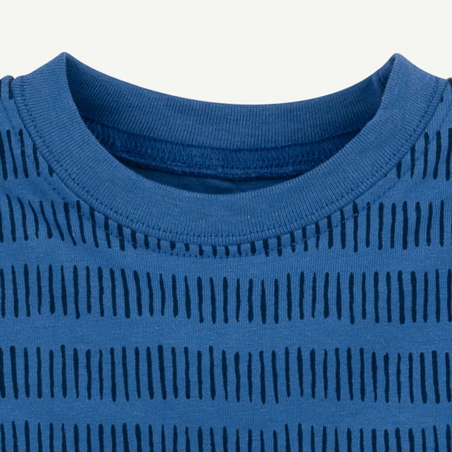 RS19T0901_A1-oliver-and-rain-organic-baby-clothes-inky-blue-collection-boy-blue-navy-dash-short-sleeve-tee-min